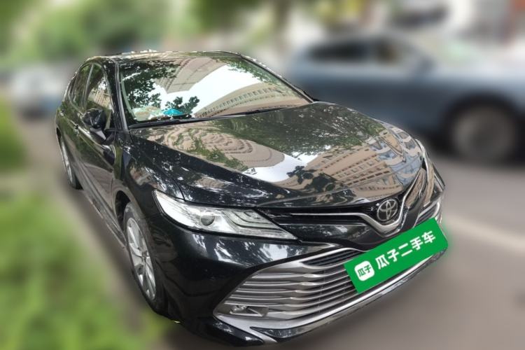 Used Toyota Camry 2019 Revised Version 2.0G Luxury Edition Front Right 45 Deg