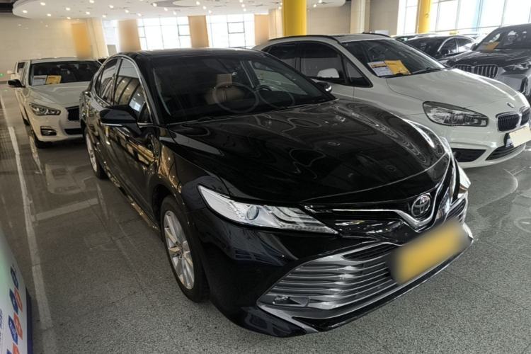 Used Toyota Camry 2019 Revised Version 2.0G Luxury Edition Front Right 45 Deg