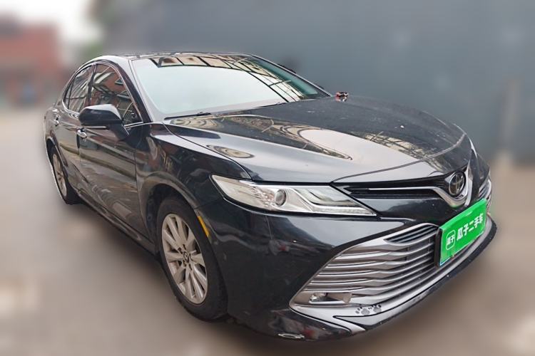 Used Toyota Camry 2019 Revised Version 2.0G Luxury Edition Front Right 45 Deg