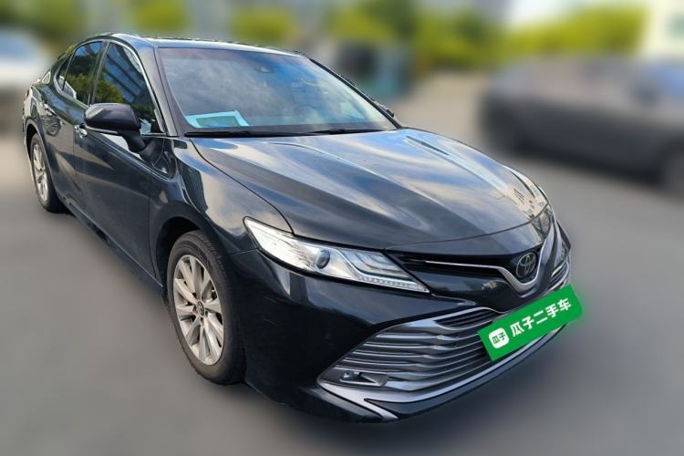 Used Toyota Camry 2019 Revised Version 2.0G Luxury Edition Front Right 45 Deg