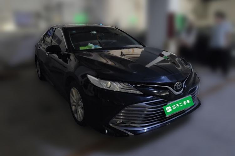 Used Toyota Camry 2019 Revised Version 2.0G Luxury Edition Front Right 45 Deg