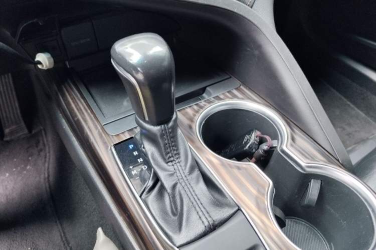 Used Toyota Camry 2019 2.0G Luxury Edition China VI Standard Gear Lever