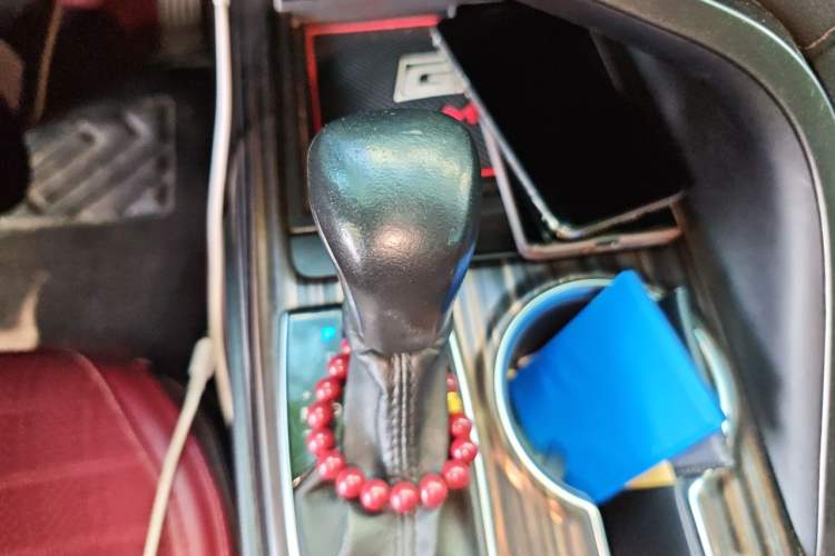 Used Toyota Camry 2019 2.0G Luxury Edition China VI Standard Gear Lever