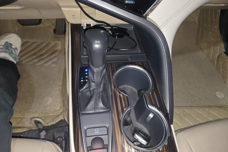 Used Toyota Camry 2019 2.0G Luxury Edition China VI Standard Gear Lever