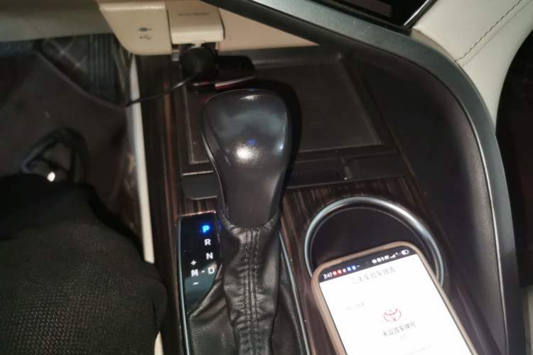 Used Toyota Camry 2019 2.0G Luxury Edition China VI Standard Gear Lever