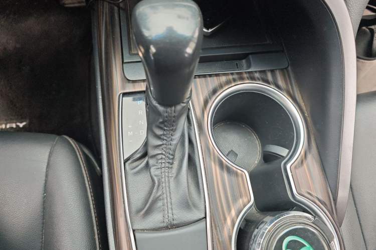 Used Toyota Camry 2019 2.0G Luxury Edition China VI Standard Gear Lever