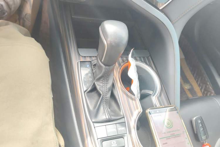 Used Toyota Camry 2019 Revised Version 2.5G Luxury Edition Gear Lever