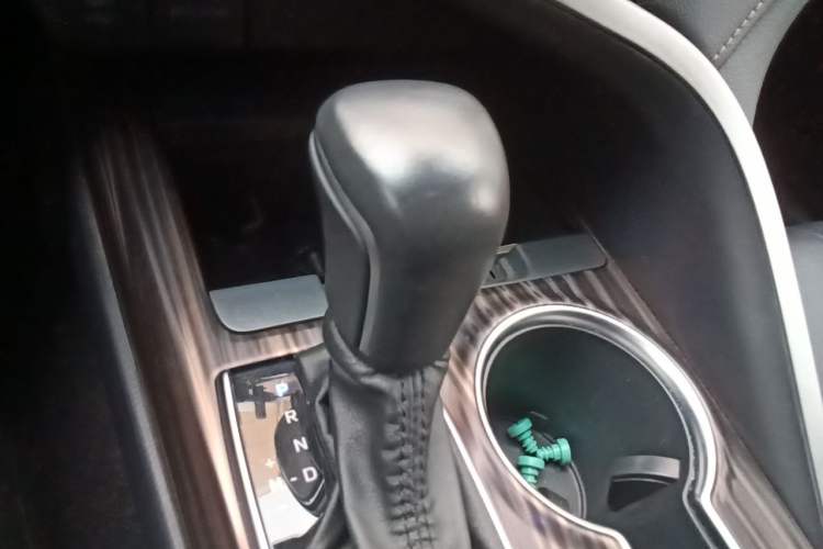 Used Toyota Camry 2019 2.0G Luxury Edition China VI Standard Gear Lever