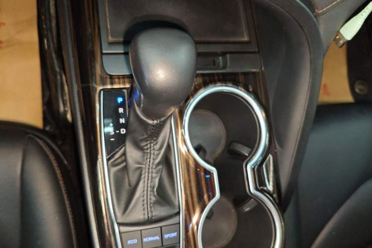 Used Toyota Camry 2019 Revised Version 2.5G Luxury Edition Gear Lever