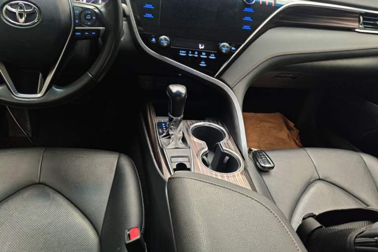 Used Toyota Camry 2019 Revised Version 2.0G Luxury Edition Gear Lever
