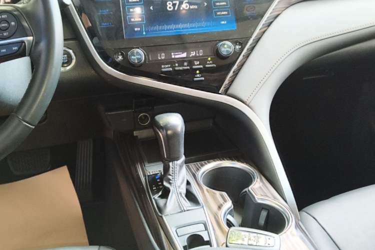 Used Toyota Camry 2019 Revised Version 2.0G Luxury Edition Gear Lever