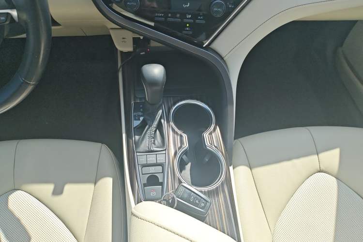Used Toyota Camry 2019 Revised Version 2.5G Luxury Edition Gear Lever