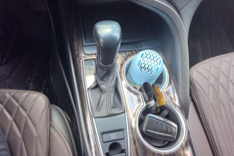 Used Toyota Camry 2019 Revised Version 2.0G Luxury Edition Gear Lever