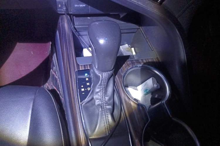 Used Toyota Camry 2019 2.0G Luxury Edition China VI Standard Gear Lever