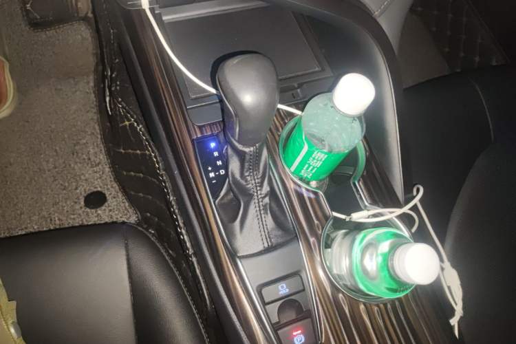 Used Toyota Camry 2019 Revised Version 2.0G Luxury Edition Gear Lever