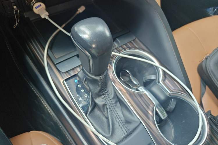 Used Toyota Camry 2019 Revised Version 2.0G Luxury Edition Gear Lever