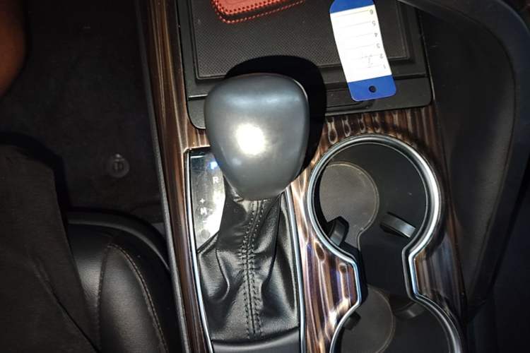 Used Toyota Camry 2019 Revised Version 2.0G Luxury Edition Gear Lever