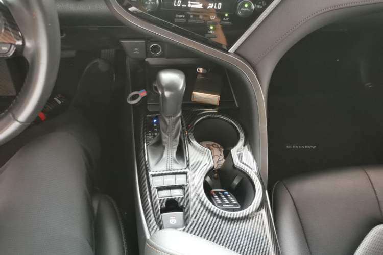 Used Toyota Camry 2019 Dual-Engine 2.5HS FENGSHANG Edition China VI Standard Gear Lever