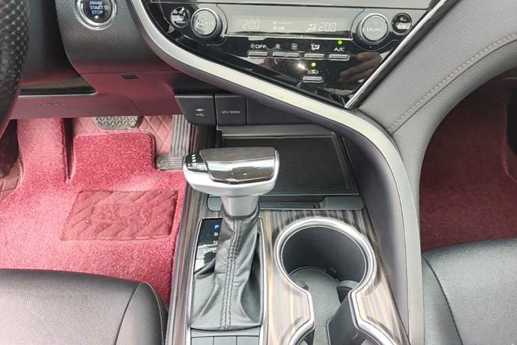 Used Toyota Camry 2019 2.5G Luxury Edition China VI Standard Gear Lever