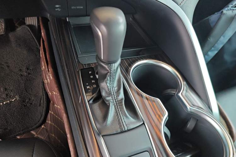 Used Toyota Camry 2019 2.0G Luxury Edition China VI Standard Gear Lever
