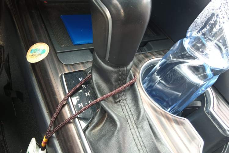 Used Toyota Camry 2019 2.0G Luxury Edition China VI Standard Gear Lever
