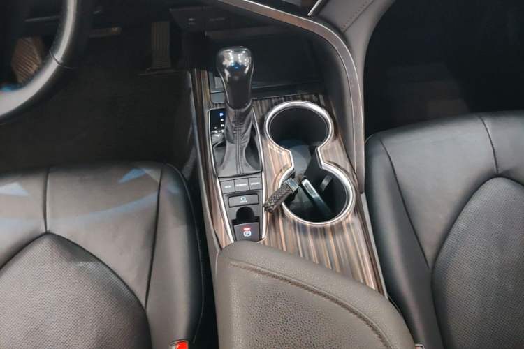 Used Toyota Camry 2019 2.5G Luxury Edition China VI Standard Gear Lever