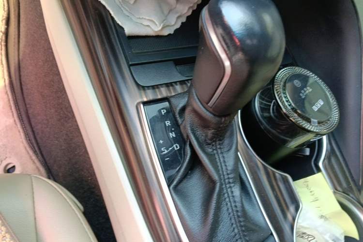 Used Toyota Camry 2019 2.5G Luxury Edition China VI Standard Gear Lever