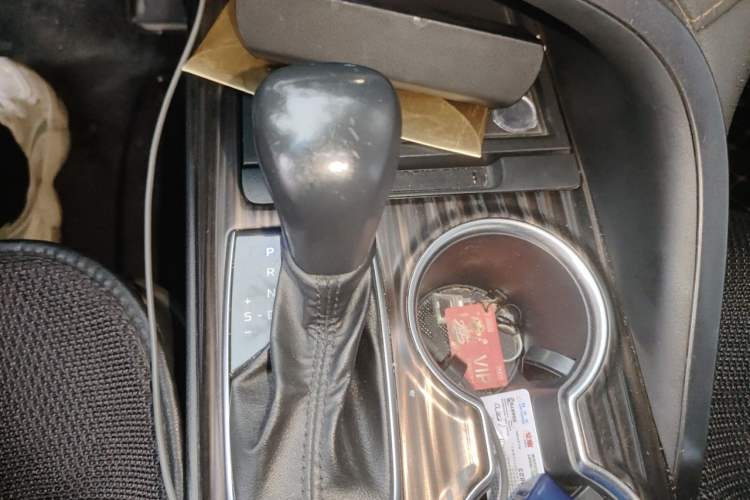 Used Toyota Camry 2019 2.5G Luxury Edition China VI Standard Gear Lever