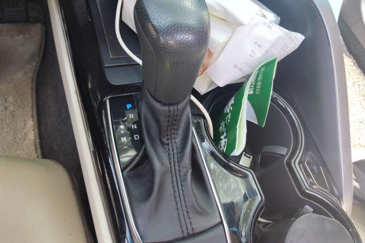 Used Toyota Camry 2019 2.0E Elite Edition China VI Standard Gear Lever