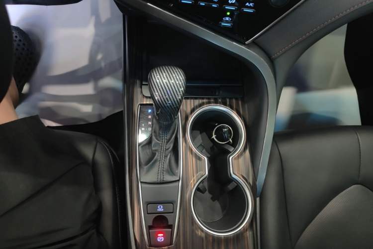 Used Toyota Camry 2019 2.0G Luxury Edition China V Standard Gear Lever