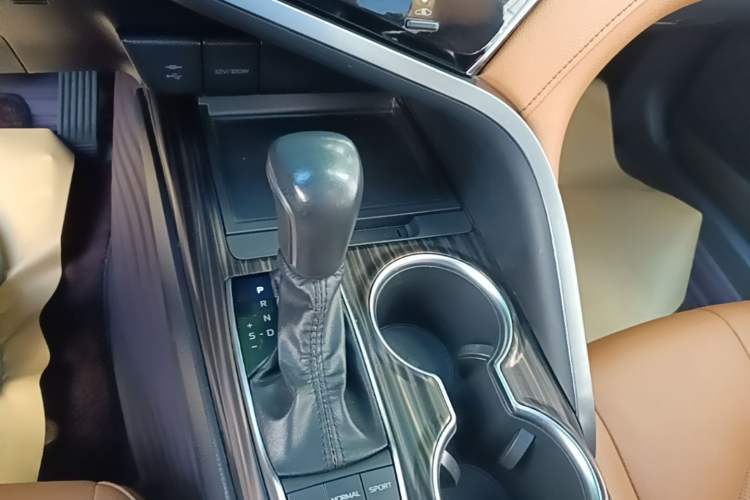 Used Toyota Camry 2019 Revised Version 2.5G Luxury Edition Gear Lever