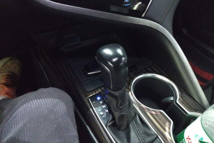 Used Toyota Camry 2019 Revised Version 2.0G Luxury Edition Gear Lever