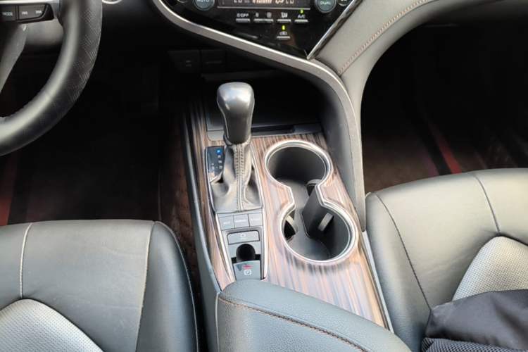 Used Toyota Camry 2019 2.5G Luxury Edition China VI Standard Gear Lever