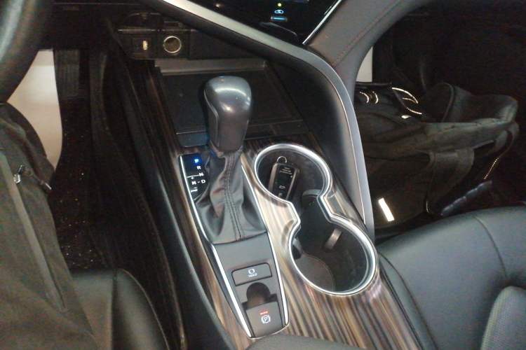 Used Toyota Camry 2019 Revised Version 2.0G Luxury Edition Gear Lever