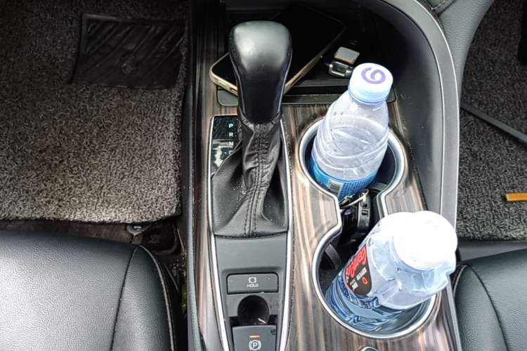 Used Toyota Camry 2019 Revised Version 2.0G Luxury Edition Gear Lever