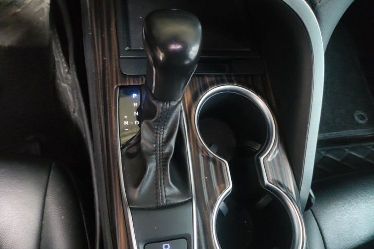 Used Toyota Camry 2019 2.0G Luxury Edition China VI Standard Gear Lever