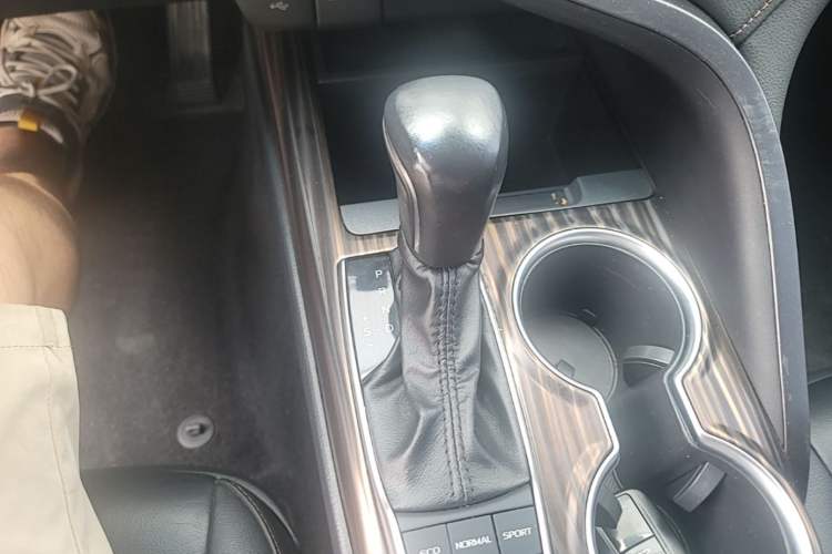 Used Toyota Camry 2019 2.5G Luxury Edition China VI Standard Gear Lever