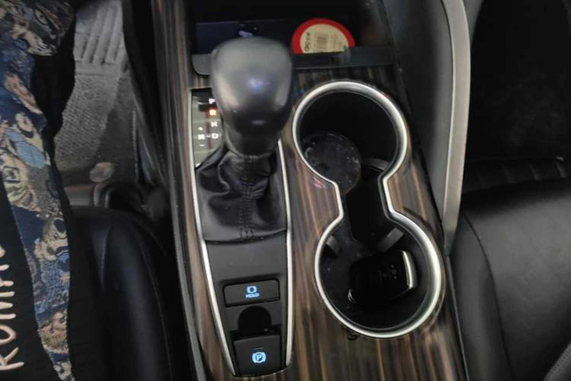 Used Toyota Camry 2019 2.0G Luxury Edition China VI Standard Gear Lever
