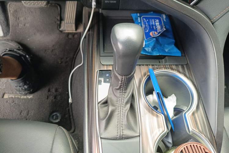 Used Toyota Camry 2019 Revised Version 2.0G Luxury Edition Gear Lever