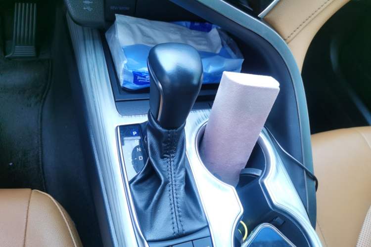 Used Toyota Camry 2019 Revised Version Dual-Engine 2.5 HG Luxury Edition Gear Lever