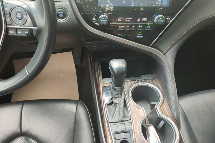 Used Toyota Camry 2019 Revised Version 2.5G Luxury Edition Gear Lever