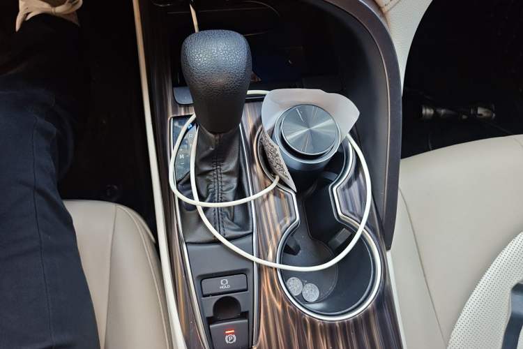 Used Toyota Camry 2019 Revised Version 2.0G Luxury Edition Gear Lever