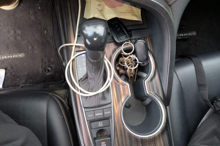 Used Toyota Camry 2019 2.5G Luxury Edition China VI Standard Gear Lever
