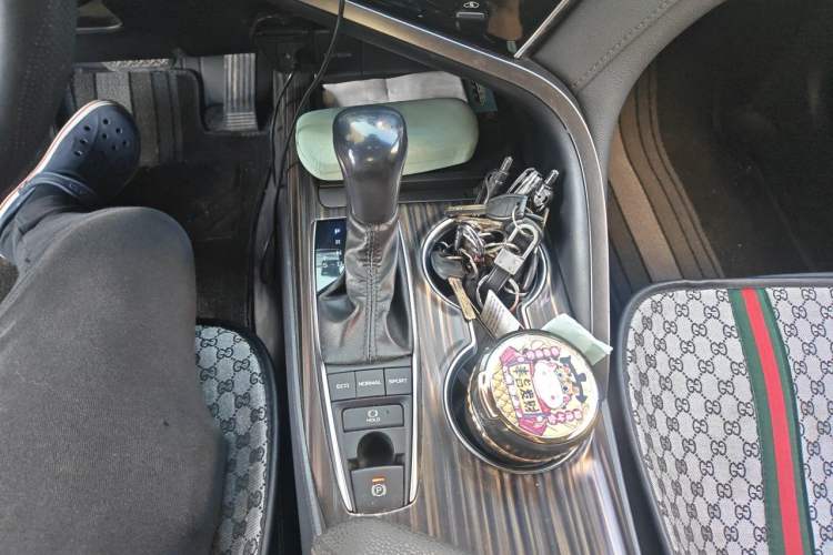 Used Toyota Camry 2019 Revised Version 2.5G Luxury Edition Gear Lever