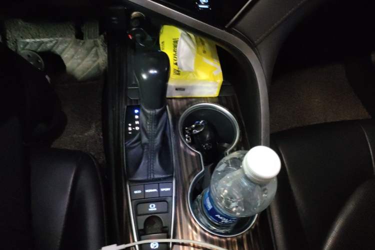 Used Toyota Camry 2019 2.5G Luxury Edition China VI Standard Gear Lever
