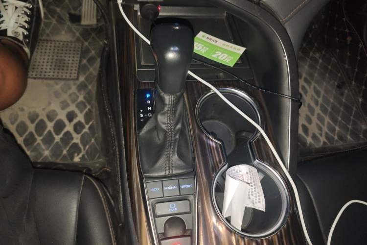 Used Toyota Camry 2019 2.5G Luxury Edition China VI Standard Gear Lever