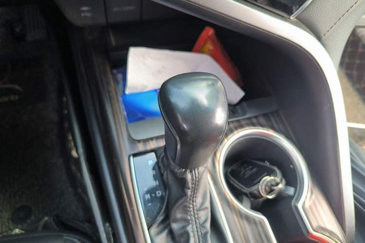 Used Toyota Camry 2019 Revised Version 2.0G Luxury Edition Gear Lever