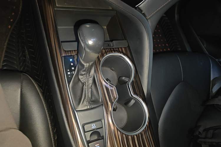 Used Toyota Camry 2019 Revised Version 2.0G Luxury Edition Gear Lever