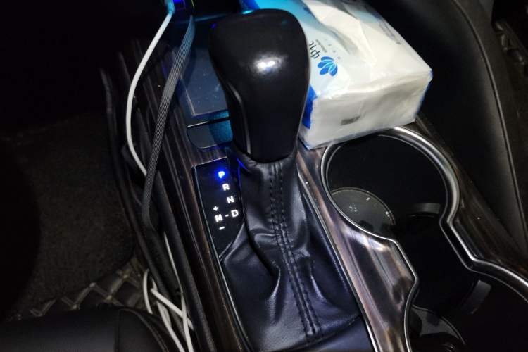 Used Toyota Camry 2019 2.0G Luxury Edition China VI Standard Gear Lever