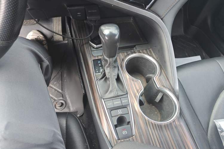 Used Toyota Camry 2019 Revised Version 2.5G Luxury Edition Gear Lever